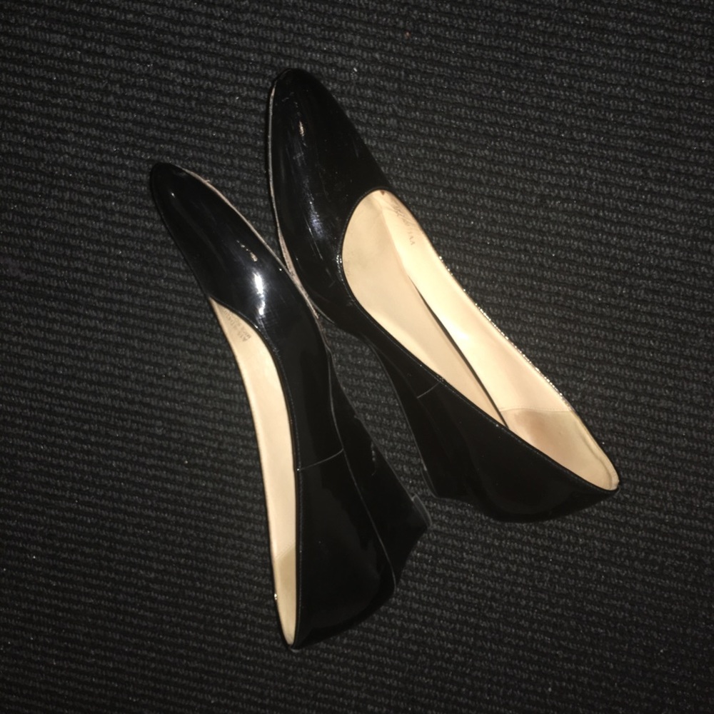 COLE HAAN patent black leather BETHANY 7 wedge - Picture 6 of 7